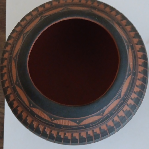 Vintage Handmade Navajo pottery - Picture 4 of 7